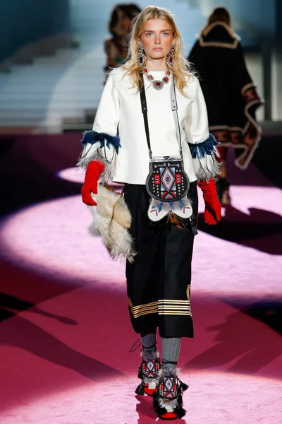 Look 27
